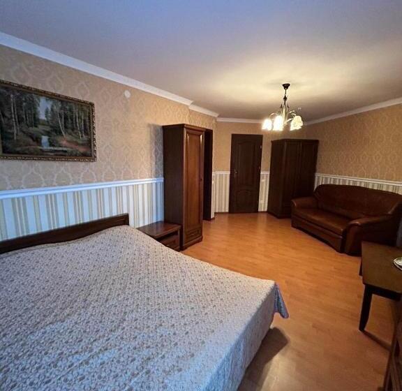 Трехместный Номер Deluxe, Europe