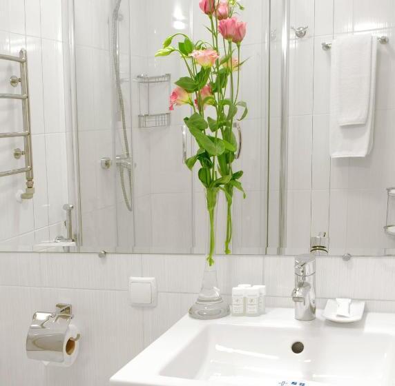 اتاق لوکس با تخت بزرگ, Evropeyskiy