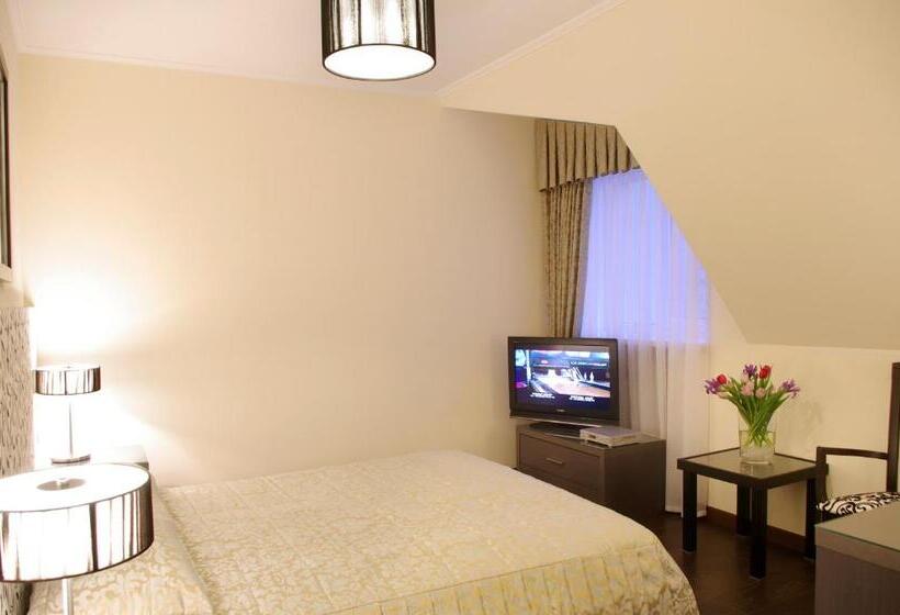 اتاق لوکس با تخت بزرگ, Evropeyskiy