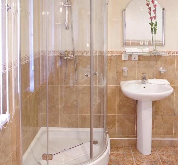 اتاق خانوادگی, Evropeyskiy