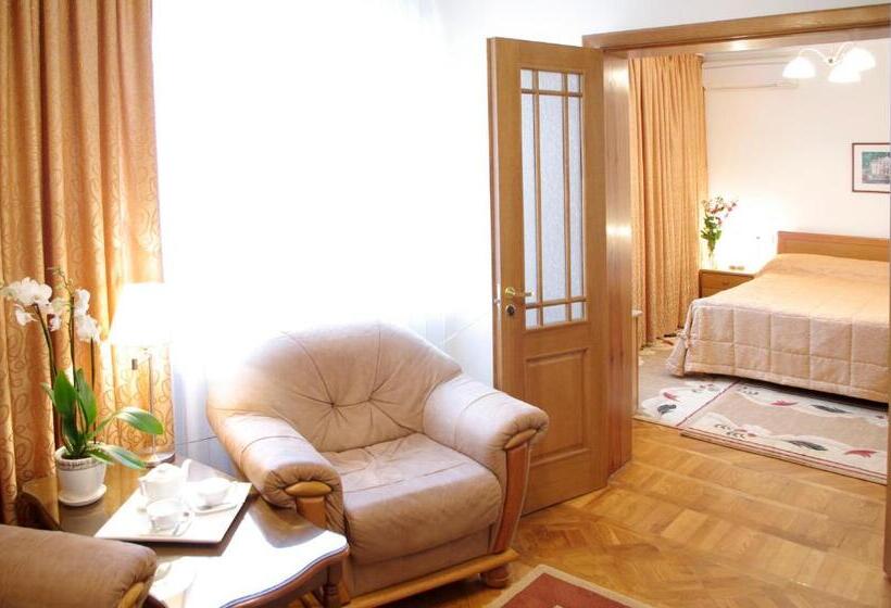 اتاق خانوادگی, Evropeyskiy