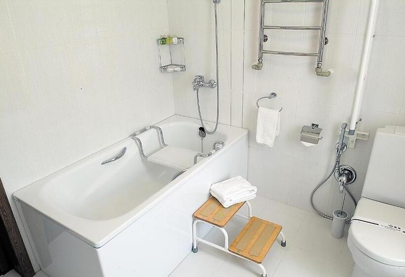 سوئیت جونیور برای معلولان, Evropeyskiy