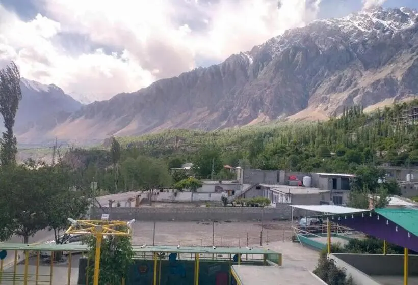 اتاق استاندارد چهار تخته, Ganish Inn Hunza