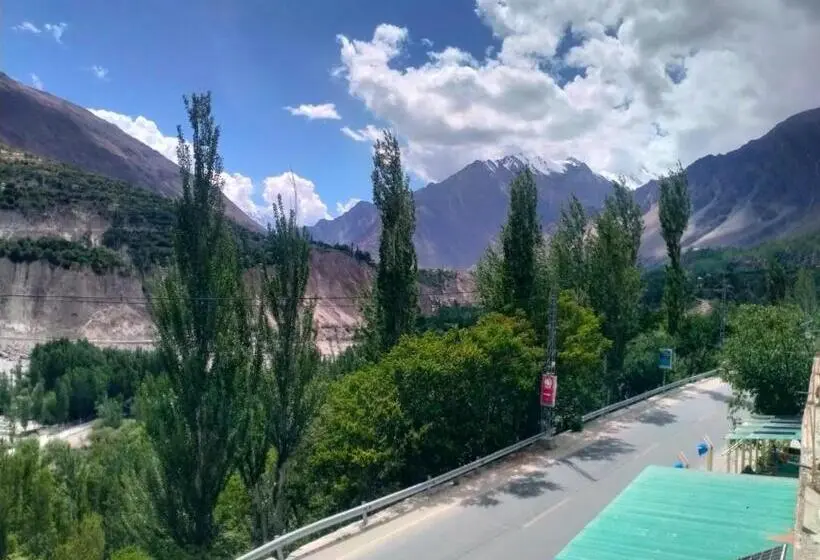 اتاق استاندارد چهار تخته, Ganish Inn Hunza