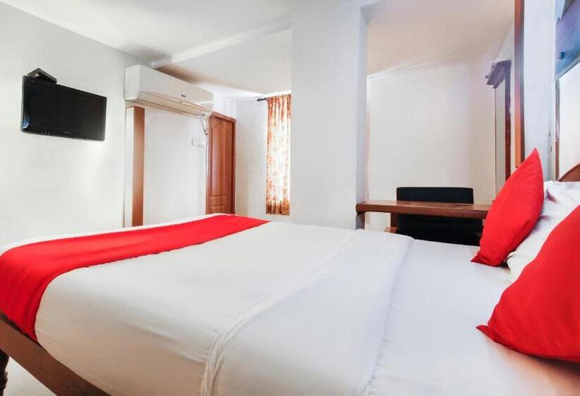 三人经典房间, Oyo R.k.s Sampath Lakshmi Lodge