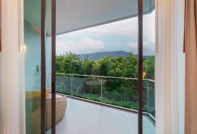 プールビュースタンダードルーム, Timberton Resort Khaoyai