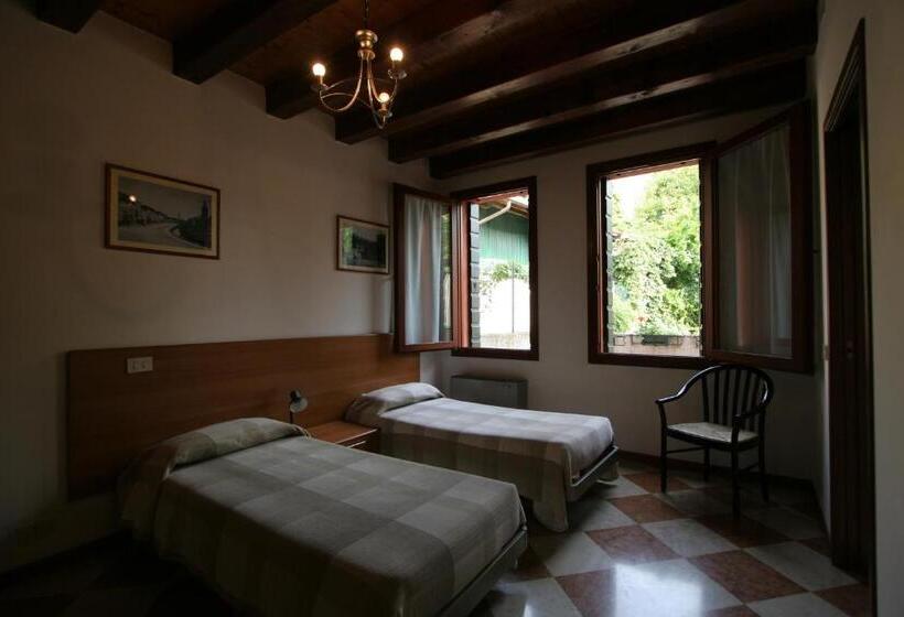 标准间, Cornarorooms