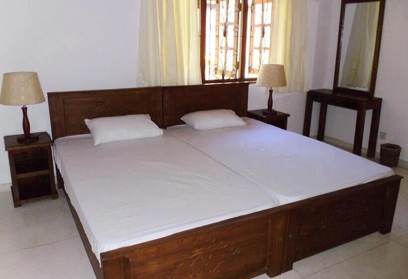 חדר אקונומי, Shalome Villa