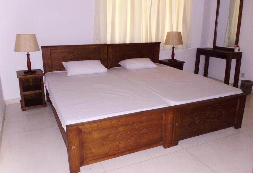 חדר אקונומי, Shalome Villa