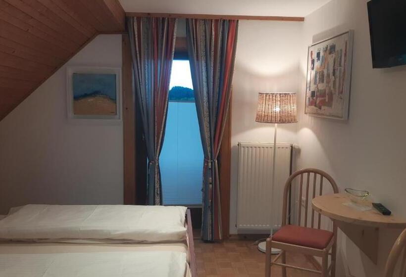 Номер Стандарт с Балконом, Pension Persch