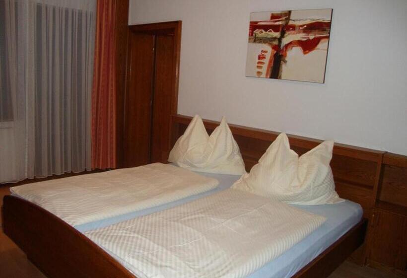 חדר סטנדרט לארבעה, Pension Persch