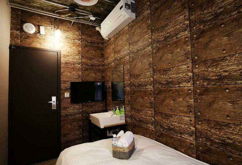 اتاق استاندارد یک تخته با سرویس بهداشتی مشترک, Nys Loft