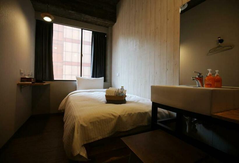 اتاق استاندارد یک تخته با سرویس بهداشتی مشترک, Nys Loft