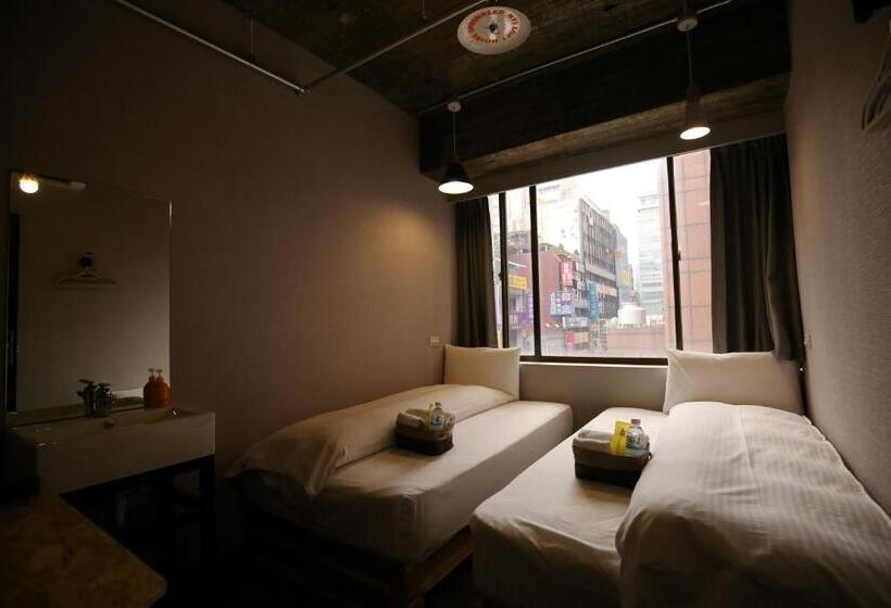 اتاق استاندارد با سرویس بهداشتی مشترک, Nys Loft