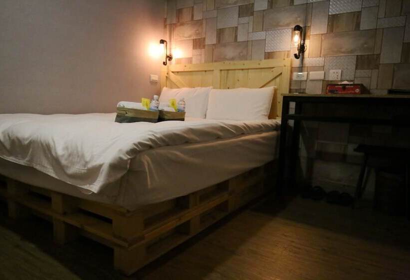 اتاق استاندارد با سرویس بهداشتی مشترک, Nys Loft