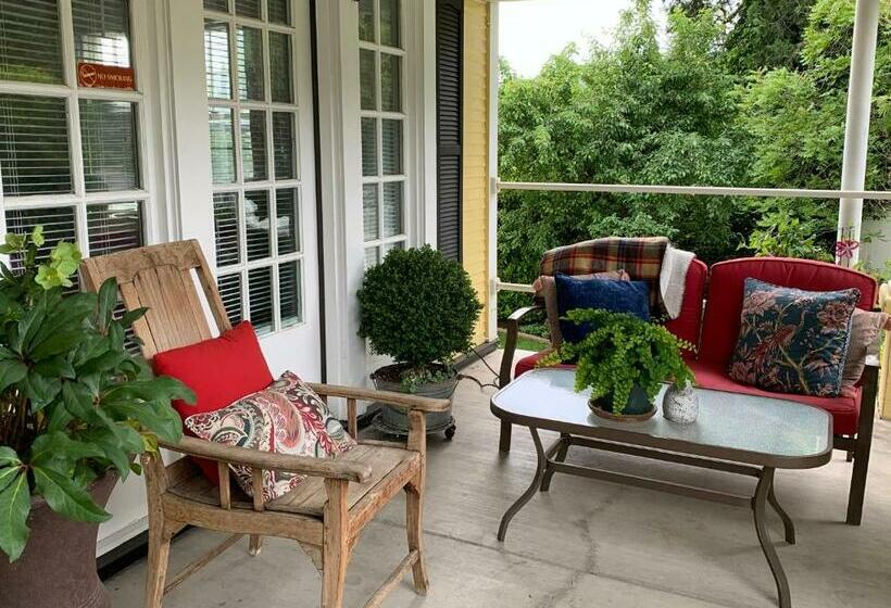 غرفة قياسية مزوَّدة بشُرفة, Bayberry Inn B&b And Oregon Wellness Retreat