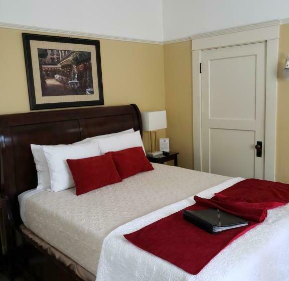 غرفة قياسية مزوَّدة بشُرفة, Bayberry Inn B&b And Oregon Wellness Retreat