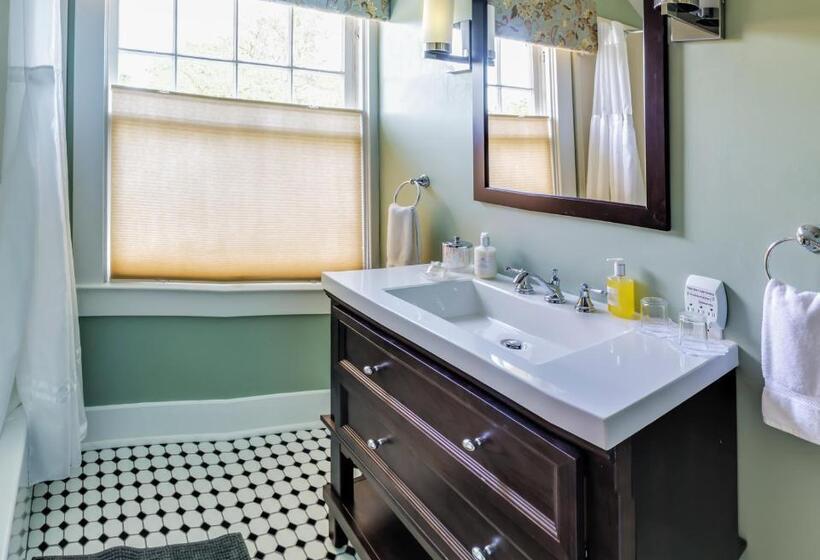 غرفة قياسية ثلاثية, Bayberry Inn B&b And Oregon Wellness Retreat