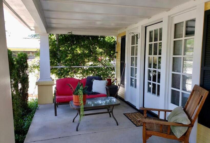 غرفة قياسية مزوَّدة بشُرفة, Bayberry Inn B&b And Oregon Wellness Retreat