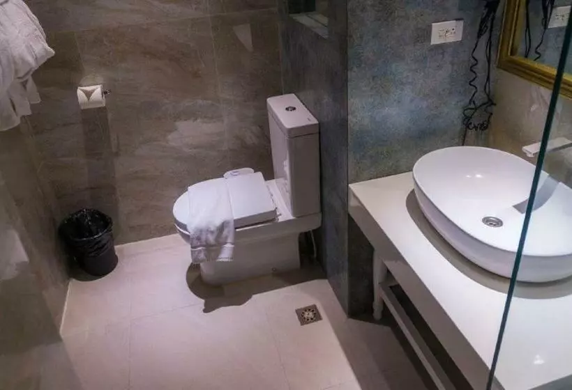 اتاق لوکس, Camp Netanya Resort And Spa
