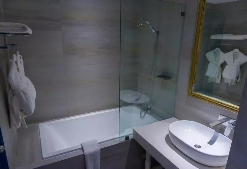 اتاق سوپریور با تخت بزرگ, Camp Netanya Resort And Spa
