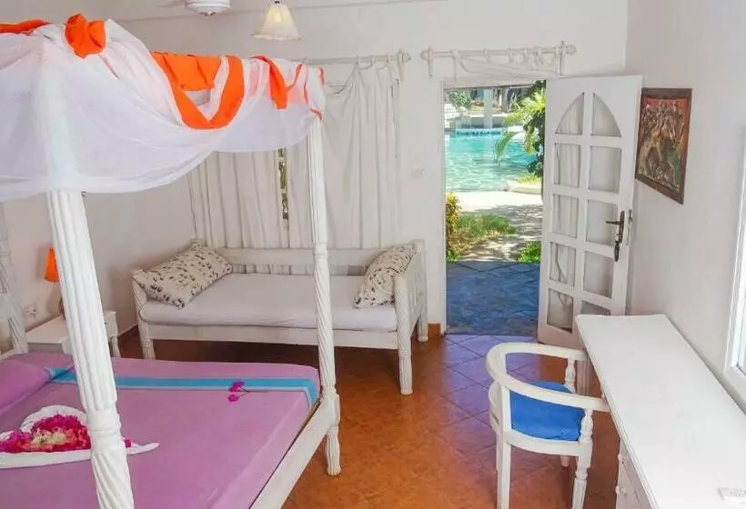 اتاق استاندارد, Lily Palm Resort