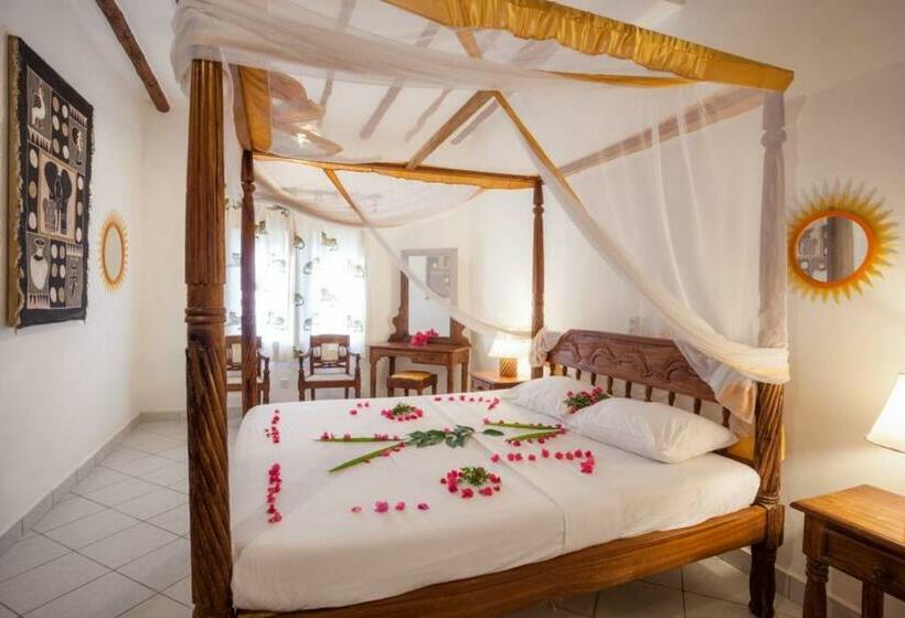 اتاق سوپریور با بالکن, Lily Palm Resort