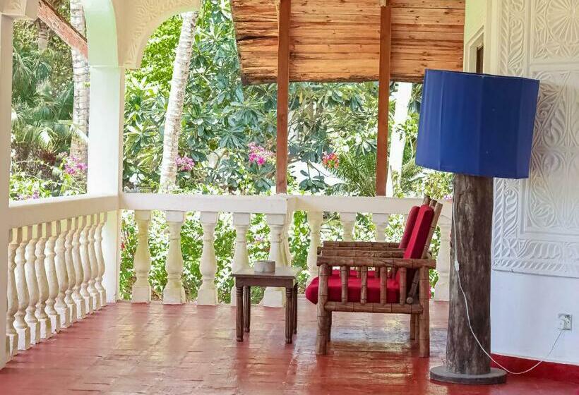 اتاق سوپریور با بالکن, Lily Palm Resort