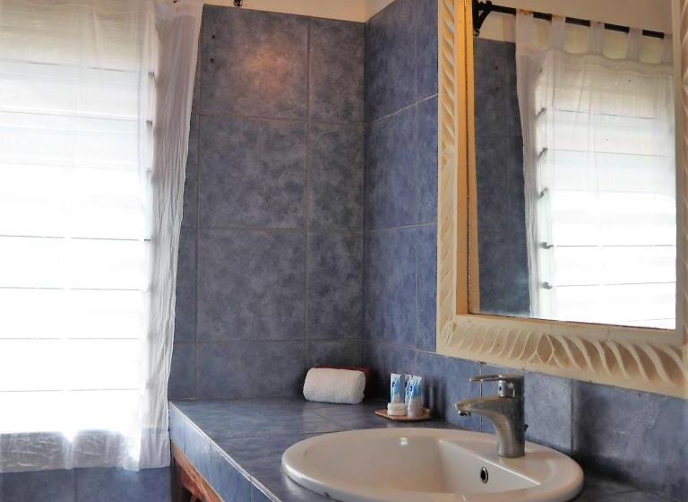 اتاق سوپریور با بالکن, Lily Palm Resort