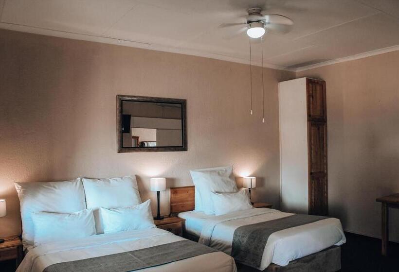 Номер Стандарт Трехместный, Nelspruit Lodge