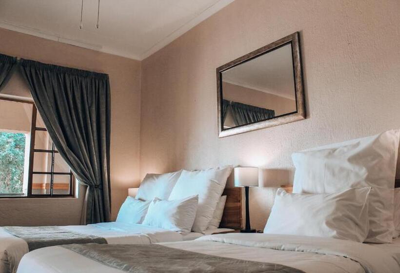 Номер Стандарт Трехместный, Nelspruit Lodge