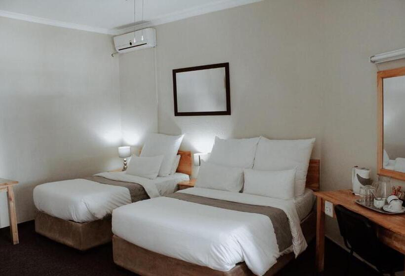 Номер Стандарт Трехместный, Nelspruit Lodge