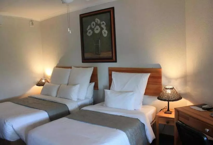 スタンダードトリプルルーム, Nelspruit Lodge