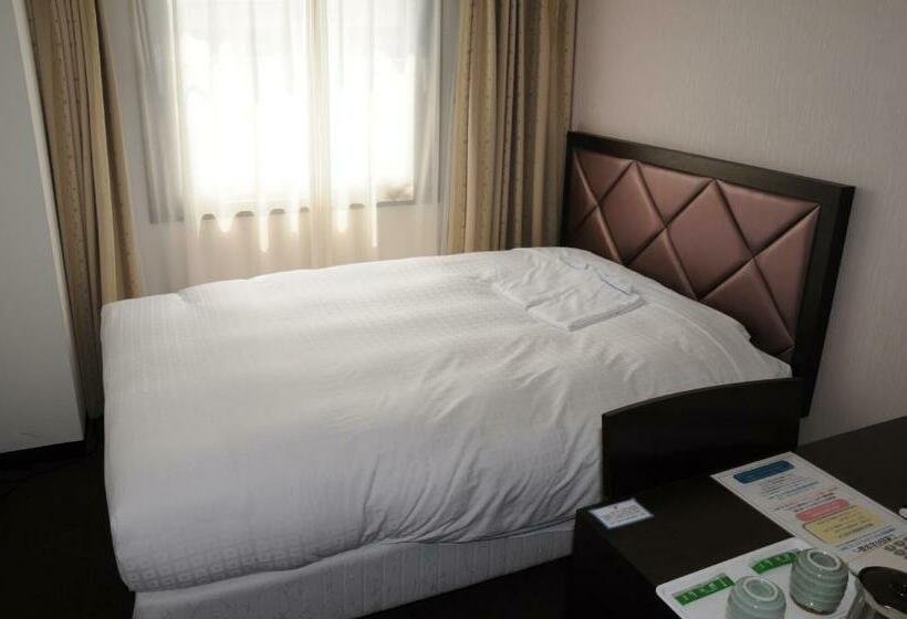 带双人床的基本房间, Terrace Yokohama