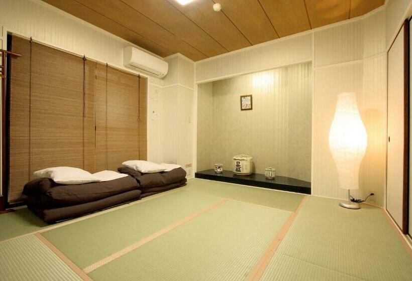 Номер Стандарт Четырехместный Совместный Санузел, Toyotaya Hostel