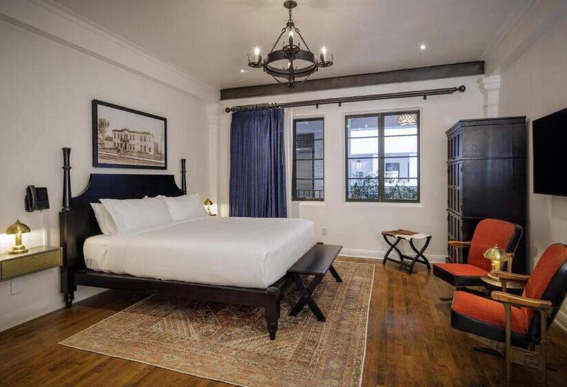 デラックススタジオ, San Buena