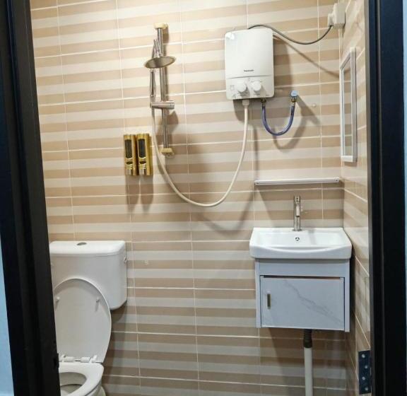 이코노미 룸, Seri Intan Tampin