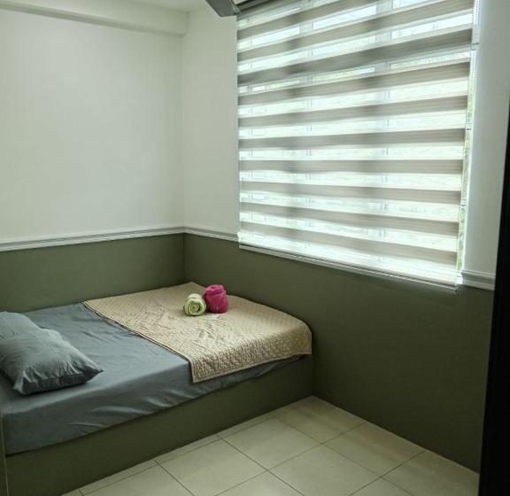 이코노미 룸, Seri Intan Tampin