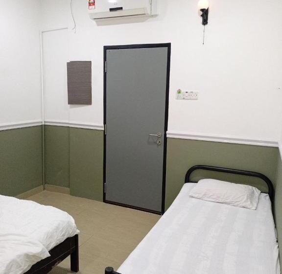 컴포트 트리플 룸, Seri Intan Tampin