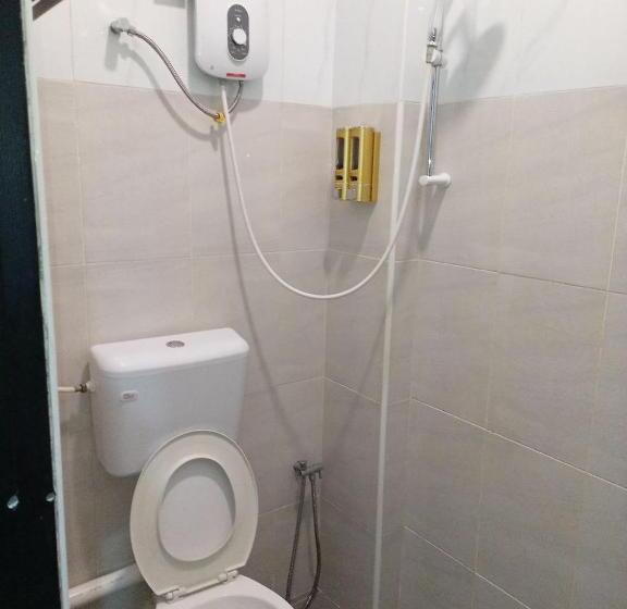 컴포트 트리플 룸, Seri Intan Tampin