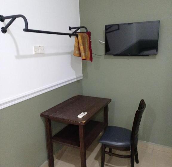 컴포트 트리플 룸, Seri Intan Tampin