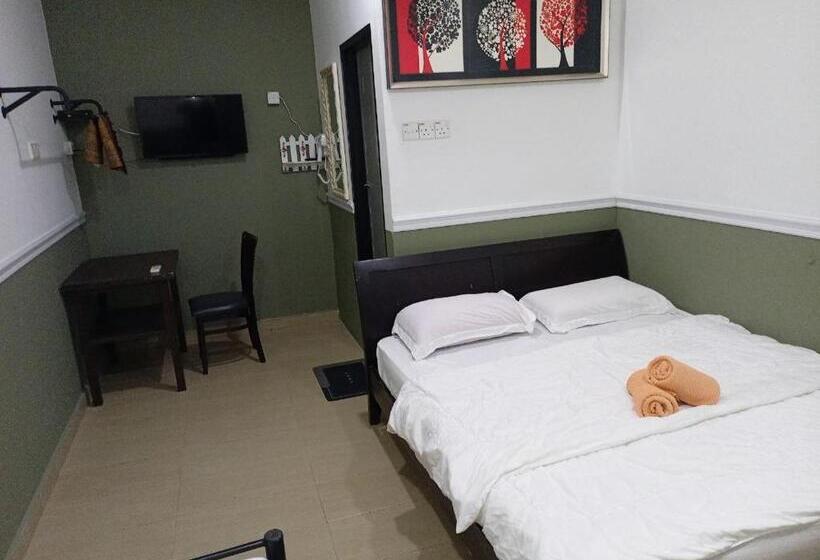 컴포트 트리플 룸, Seri Intan Tampin