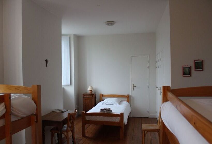 غرفة قياسية, Le Grand Couvent De Gramat