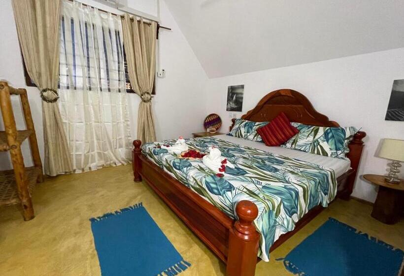 غرفة قياسية حمام مشترك, Oleza Boutique