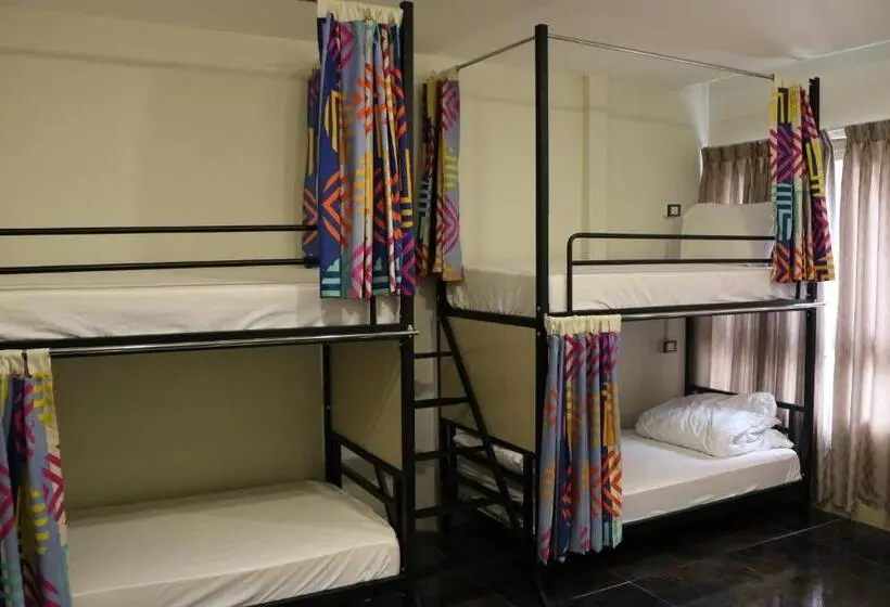 تختخواب در اتاق مشترک, Amman Trail Hostel