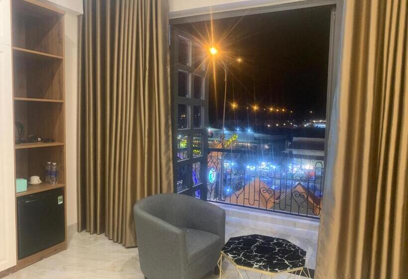 اتاق استاندارد با بالکن و چشم‌انداز دریا, Hà Hùng Panorama