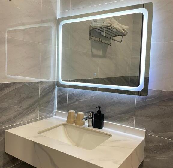 اتاق استاندارد با بالکن و چشم‌انداز دریا, Hà Hùng Panorama