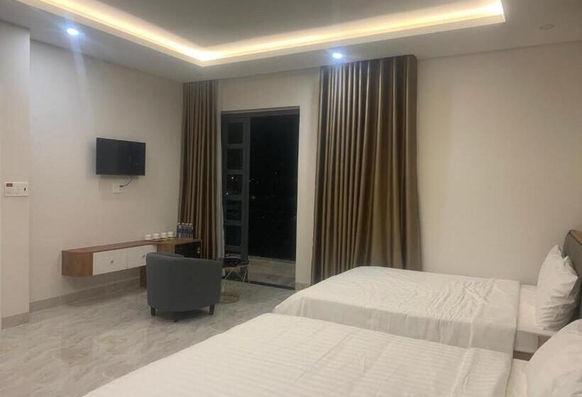 اتاق خانوادگی, Hà Hùng Panorama