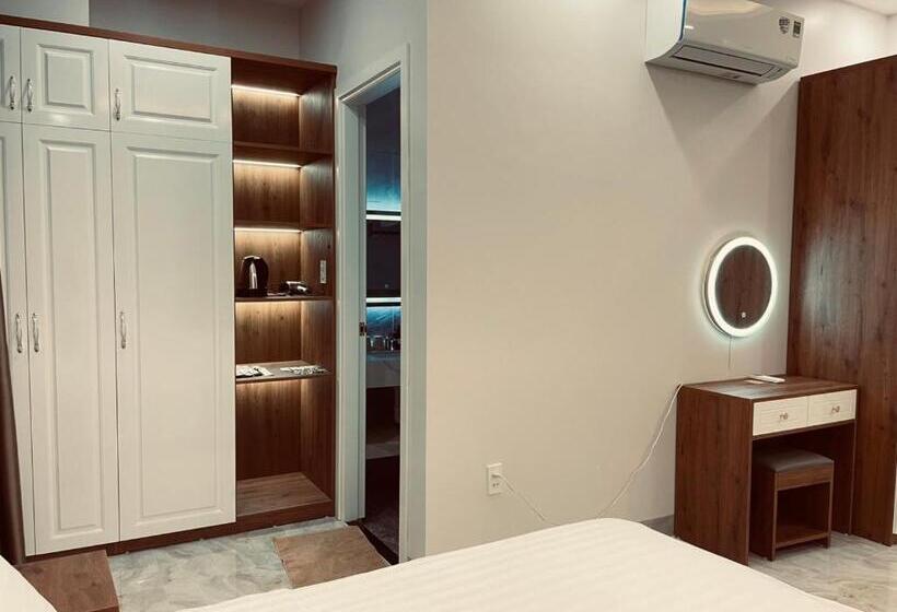 اتاق خانوادگی, Hà Hùng Panorama