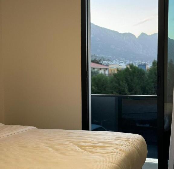 マウンテンビュースタンダードルーム, Suya Boutique